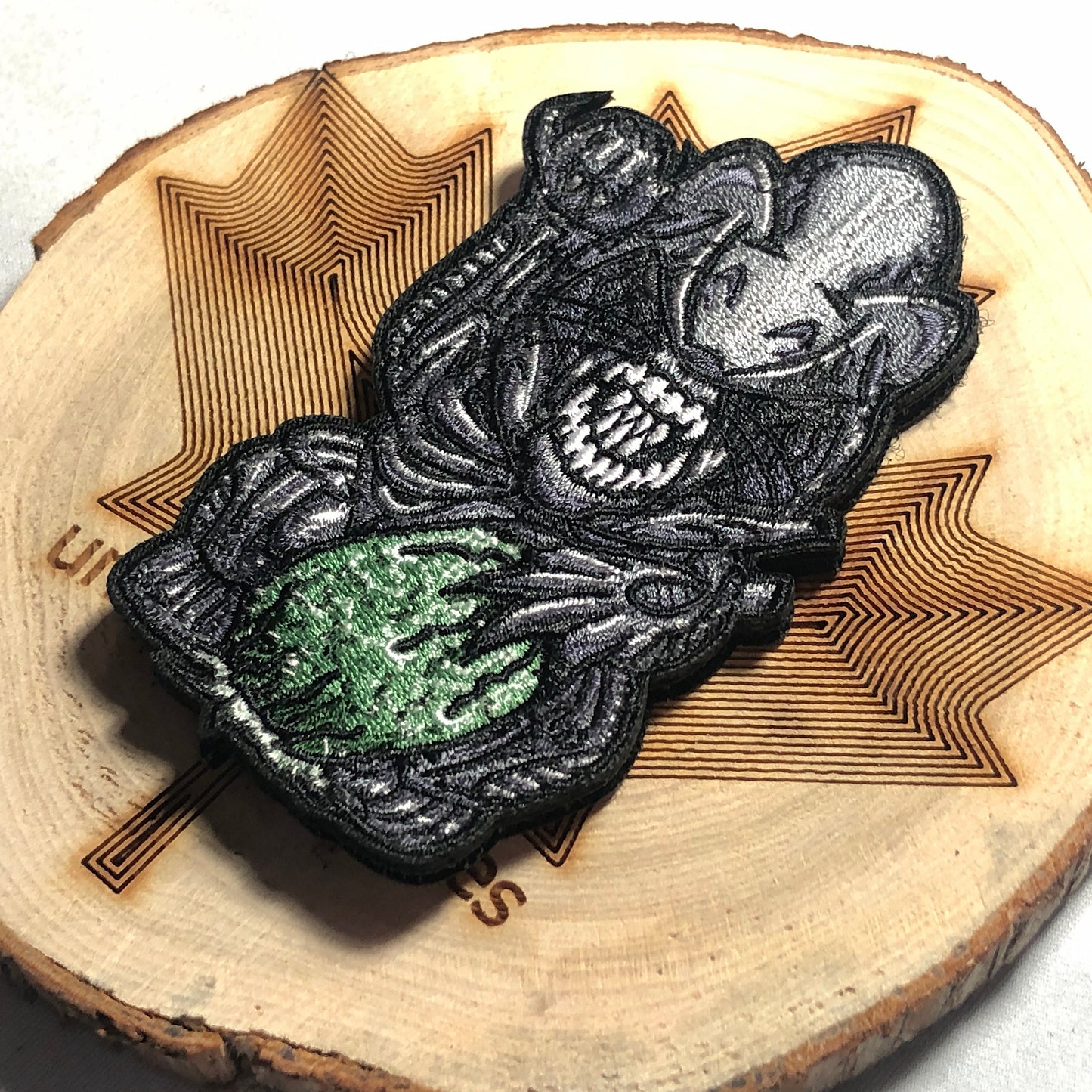 Xenomorph Alien Lucky Cat Maneki Neko Mashup embroidery patch morale Comics Movie resurrection XX121 Prometheus Queen egg pussy cat