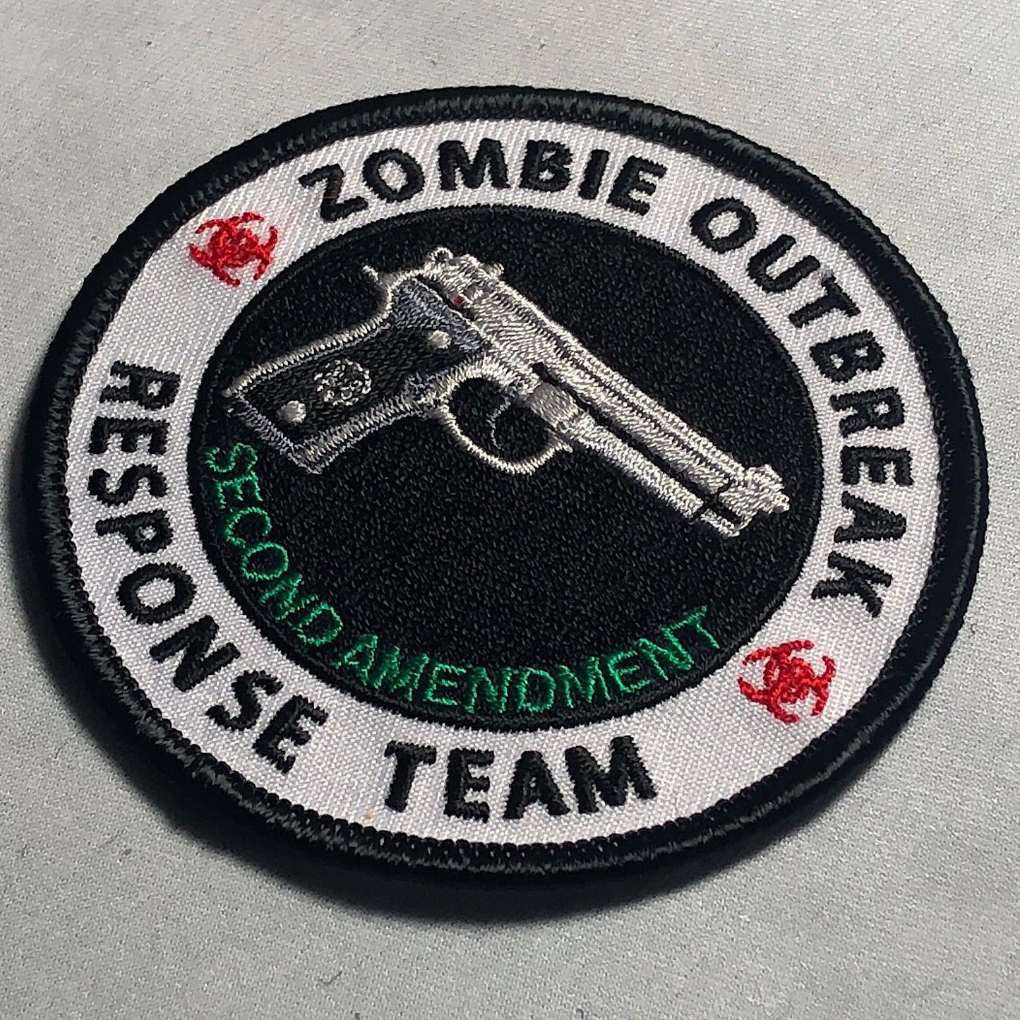 Beretta 92f Zombie OUTBREAK Response TEAM Patch Morale Tactical Unit Morale 2nd Biohazard Danger Halloween Movie Funny green Skull