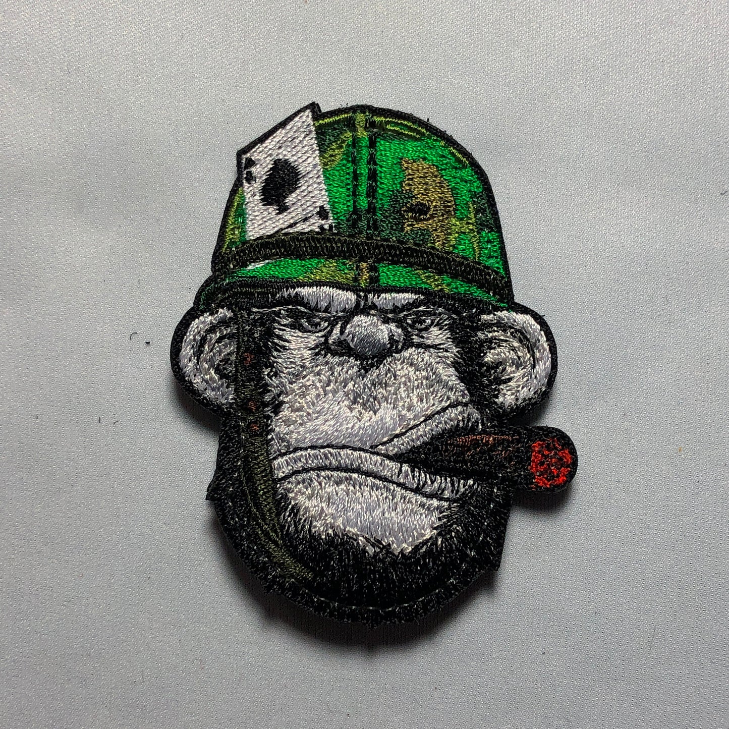 APE SMOKING CIGAR Vietnam Helmet Patch Morale Embroidery Monkey  Ace Card Red Beret Special tactical Forces usa Navy Seals Orangutan